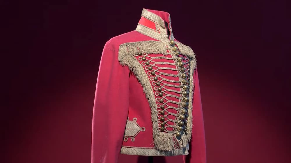 The Riding Breeches in Fashion. History of Military Uniform